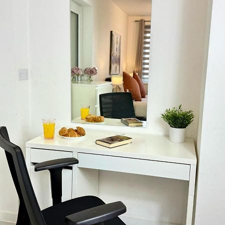 Walnut Flats: Luxurious 2-Bedroom Near Oxford Kidlington Exterior photo