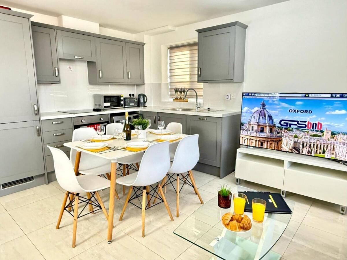 Walnut Flats: Luxurious 2-Bedroom Near Oxford Kidlington Exterior photo