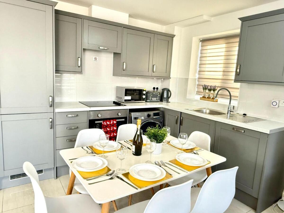 Walnut Flats: Luxurious 2-Bedroom Near Oxford Kidlington Exterior photo